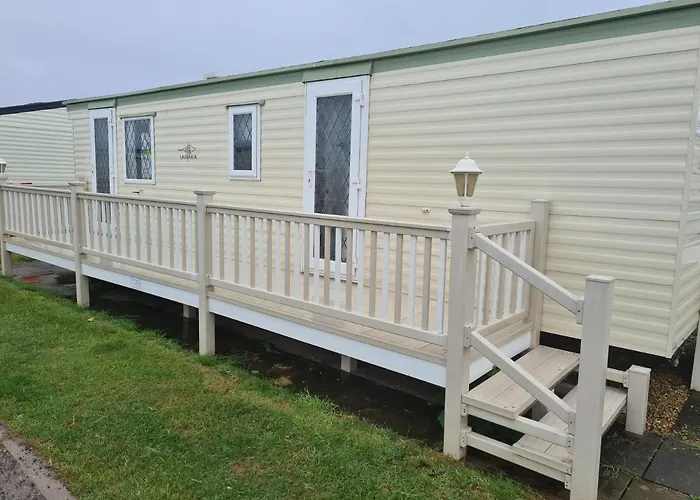 Corner Pitch 4 Berth Caravan