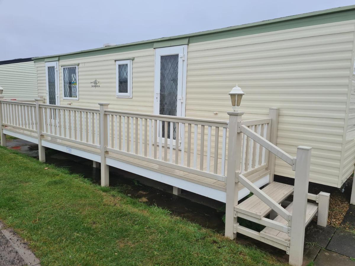 Corner Pitch 4 Berth Caravan Ingoldmells