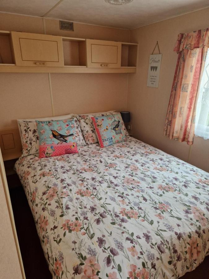 Corner Pitch 4 Berth Caravan Campsite Ingoldmells